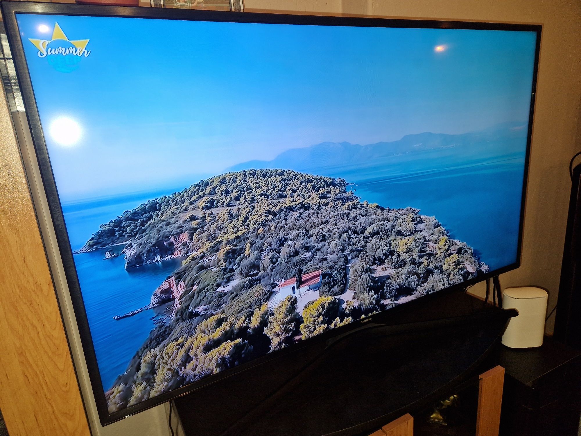 Смарт телевизор Samsung UE50KU6072U