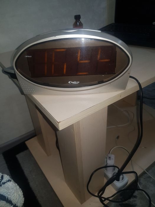 Продам часы настольные