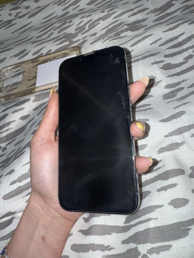 Продавам iPhone 13pro 128gb
