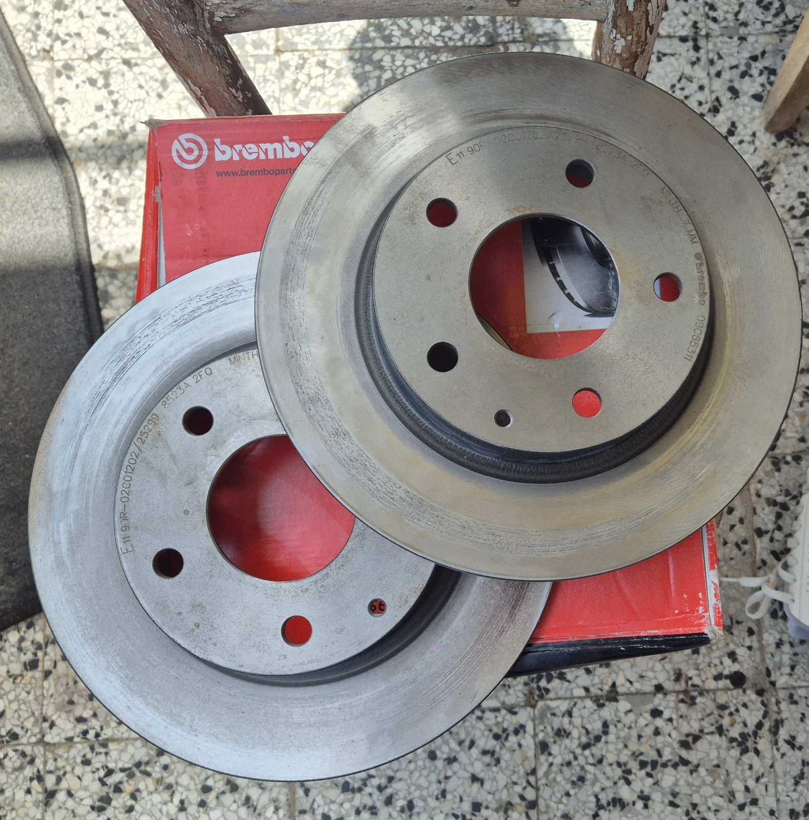 Спортни задни спирачни дискове brembo