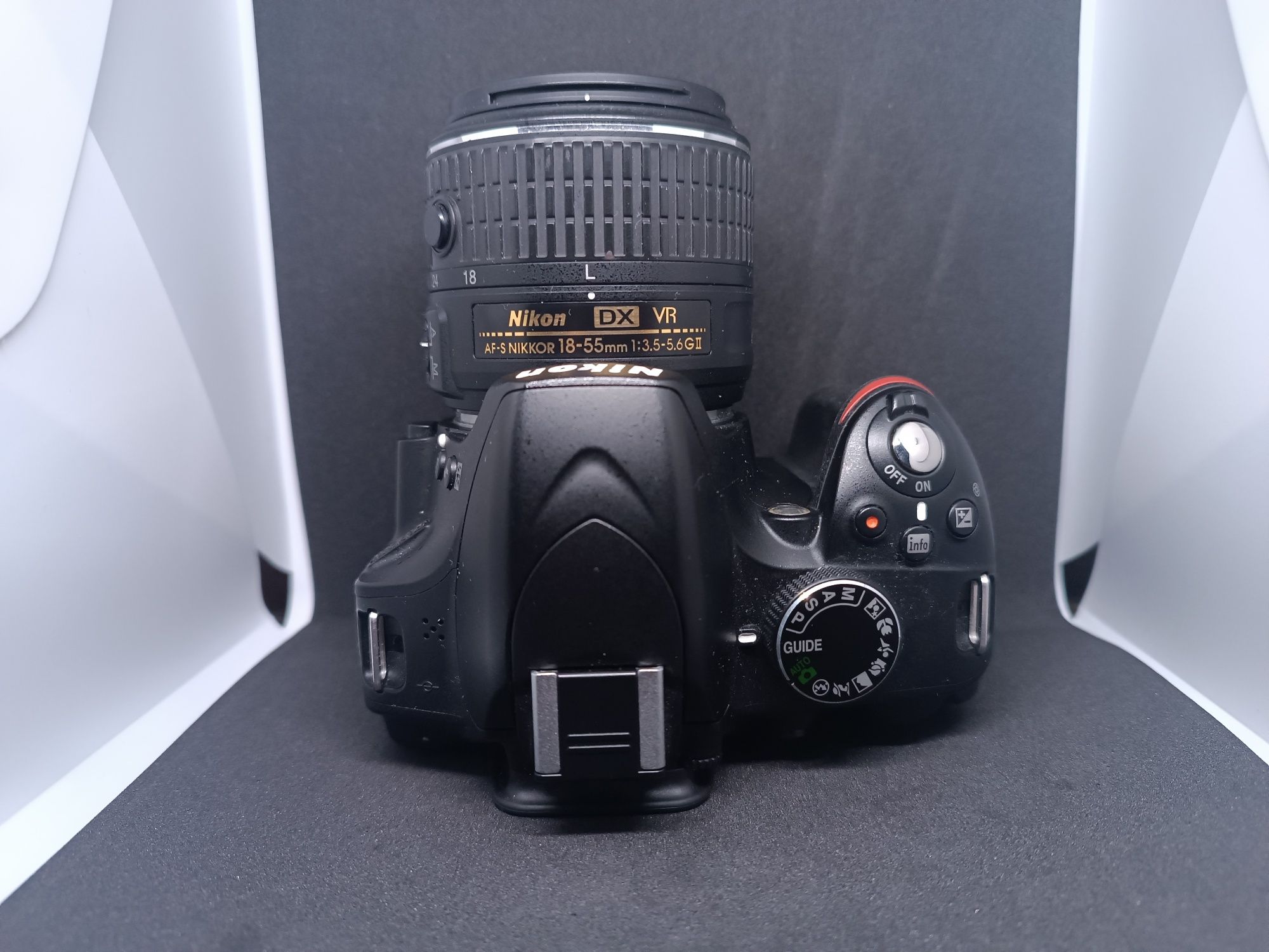 [перфектен фотоапарат 350 лв] Nikon D3200+автофокусен обектив