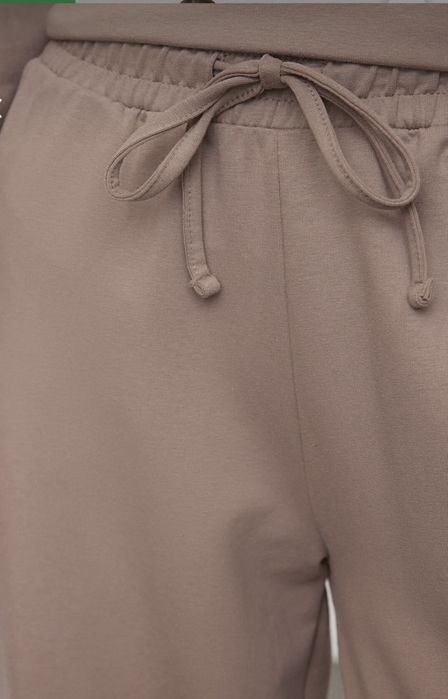 Прекрасен комплект от две части с широки крачоли