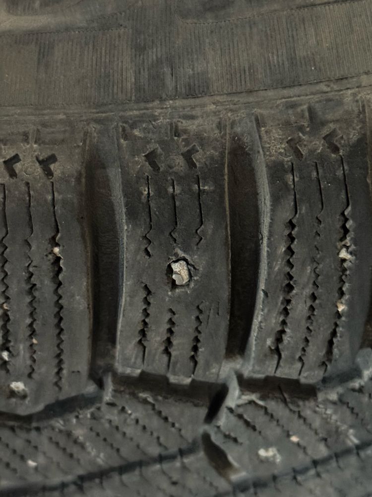 Диски с зимними шинами Pirelli285/50 R 20 продам
