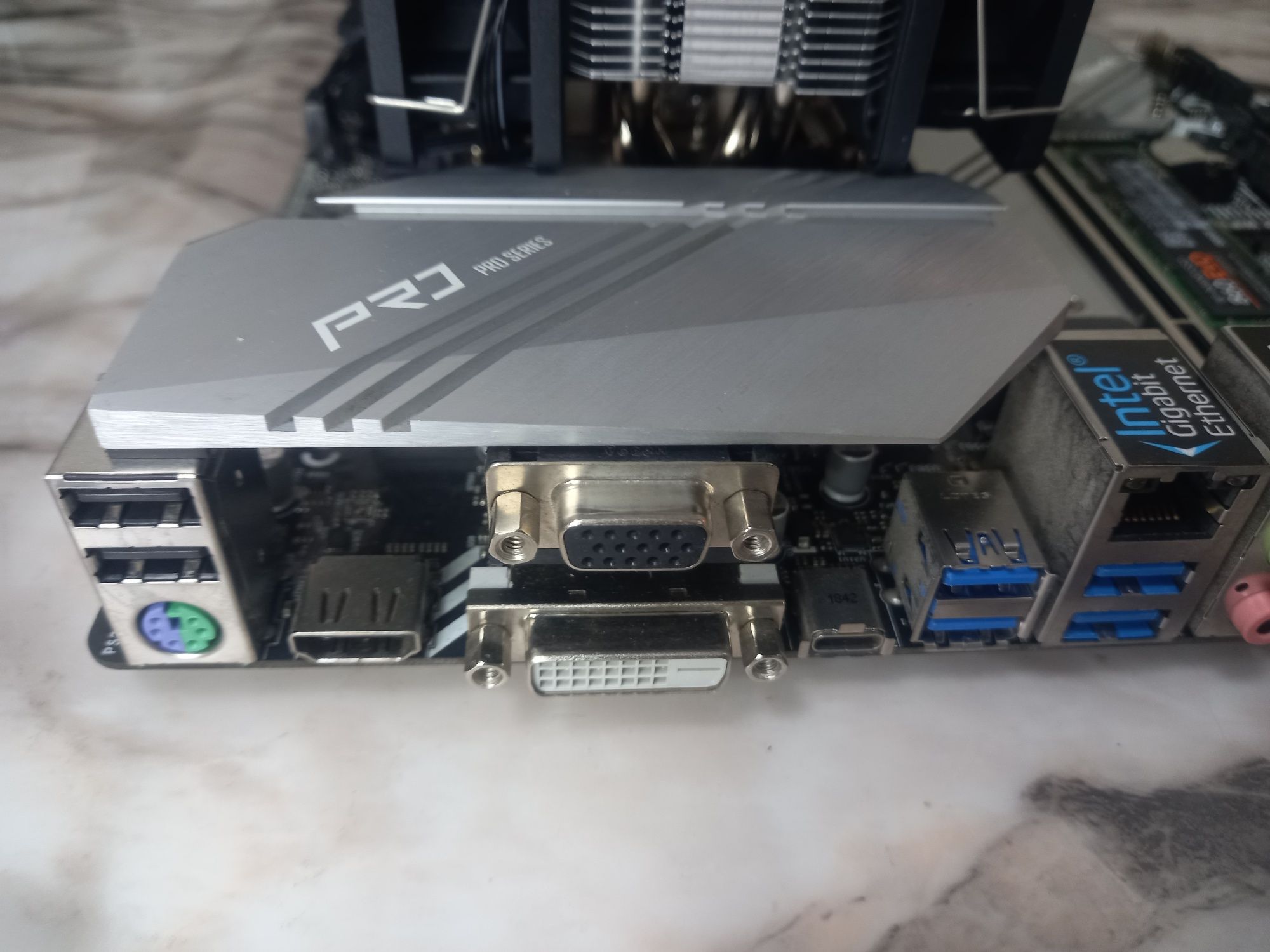 Геймърски комплект ASRock B365 Pro4+Intel Core i7-9700KF+24gb+500gbm.2