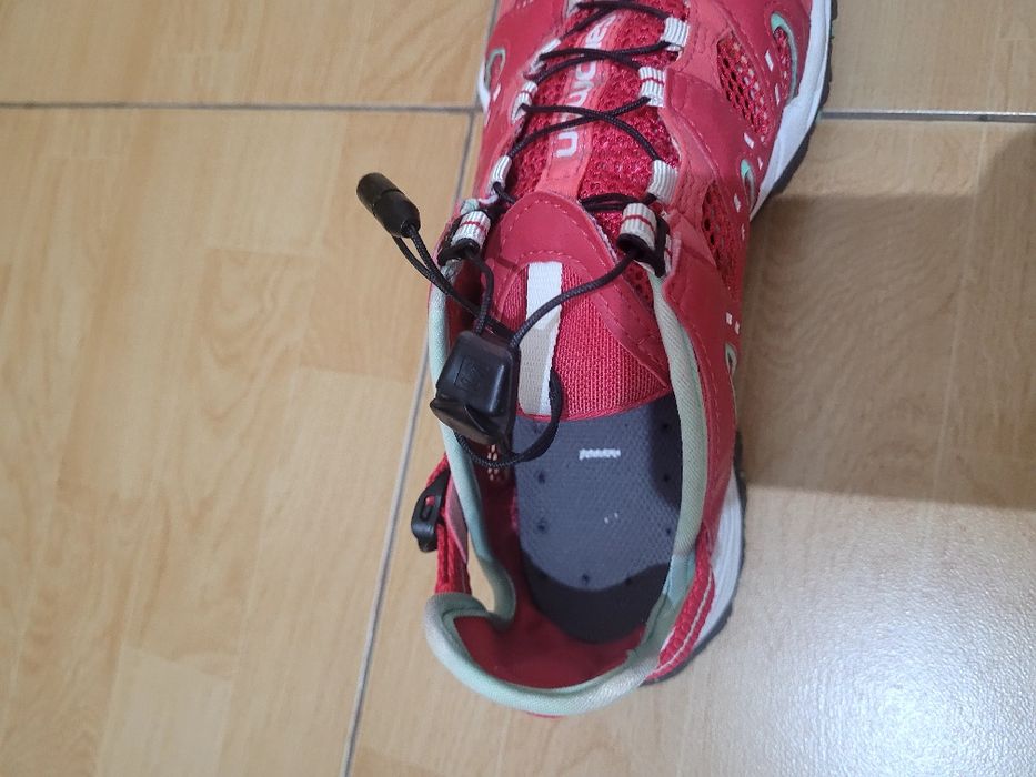 Vand papuci salomon
