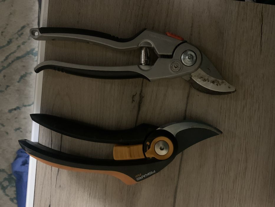 Foarfeca pomii Gardena si Fiskars