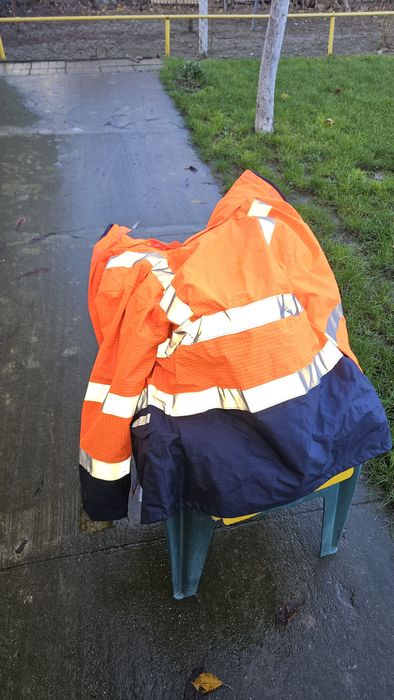 Cizme , bocanci si vesta lucru noi