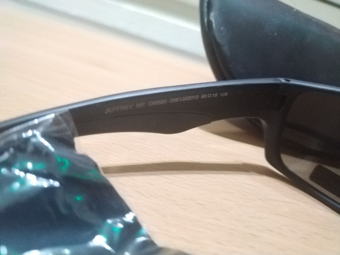 Слънчеви очила Tommy HILFIGER