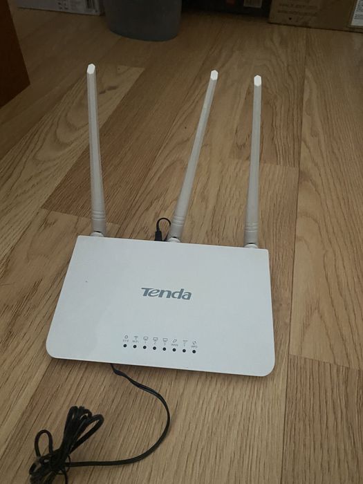 Vând router Tenda