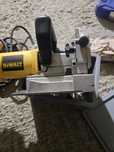 Masina de frezat nuturi Dewalt