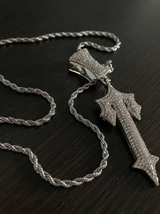 Trapstar оригинален медальон с мойсанити
