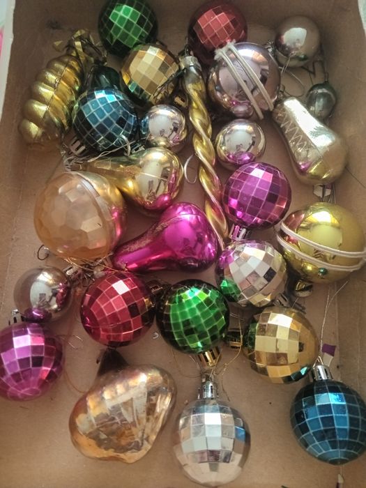 Продам советские стеклянные ёлочные игрушки и современные