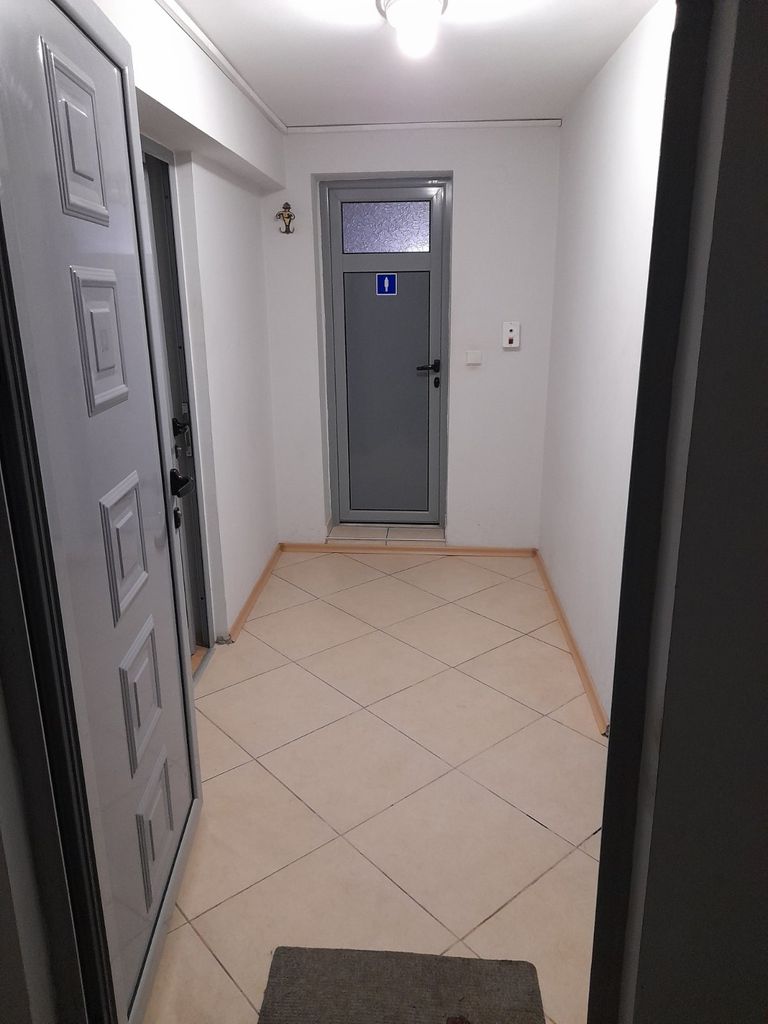 Продава се Двустаен апартамент в Русе, Център - 66 кв.м за 1288 €/кв.м - Снимка #9