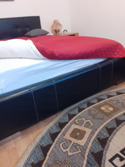 Pat dimensiunea 140/200  din piele