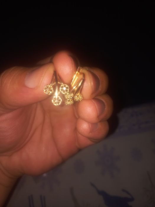 Tilla zirak sotiladi.