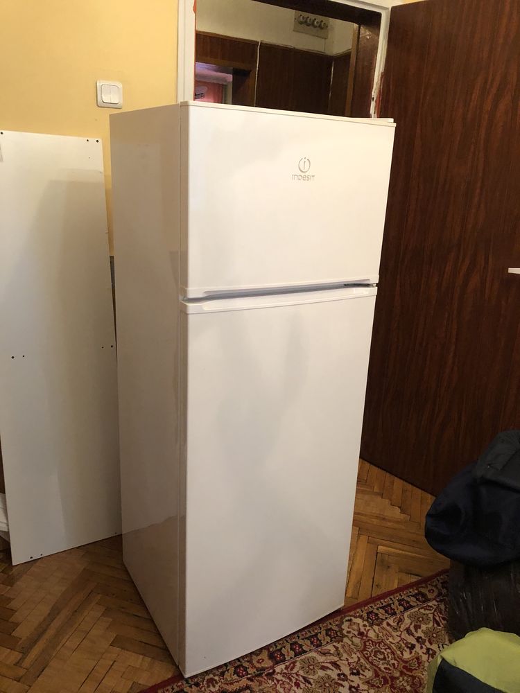 Хладилник с камера indesit в гаранция