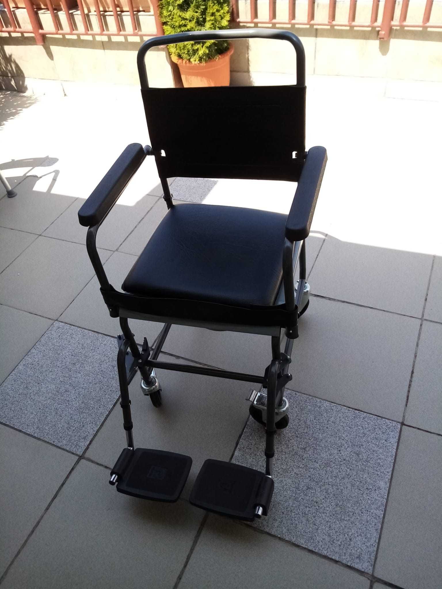 Scaun WC cu rotile pentru persoane varstnice sau imobilizate