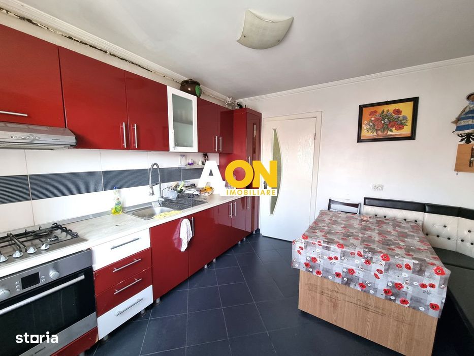 De inchiriat apartament 3 camere, zona Piata, Cetate