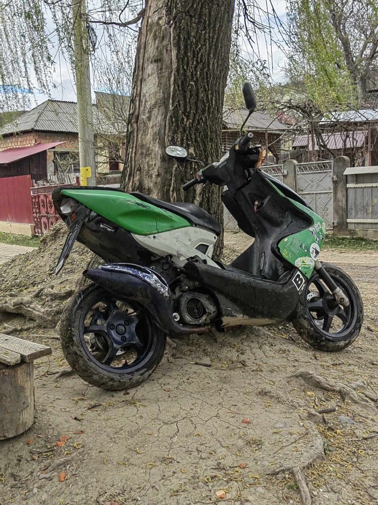 Vând scuter Yamaha Aerox funcțional