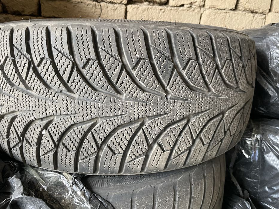 Шины 225/45 R 18 245/40 R 18 разно широкий
