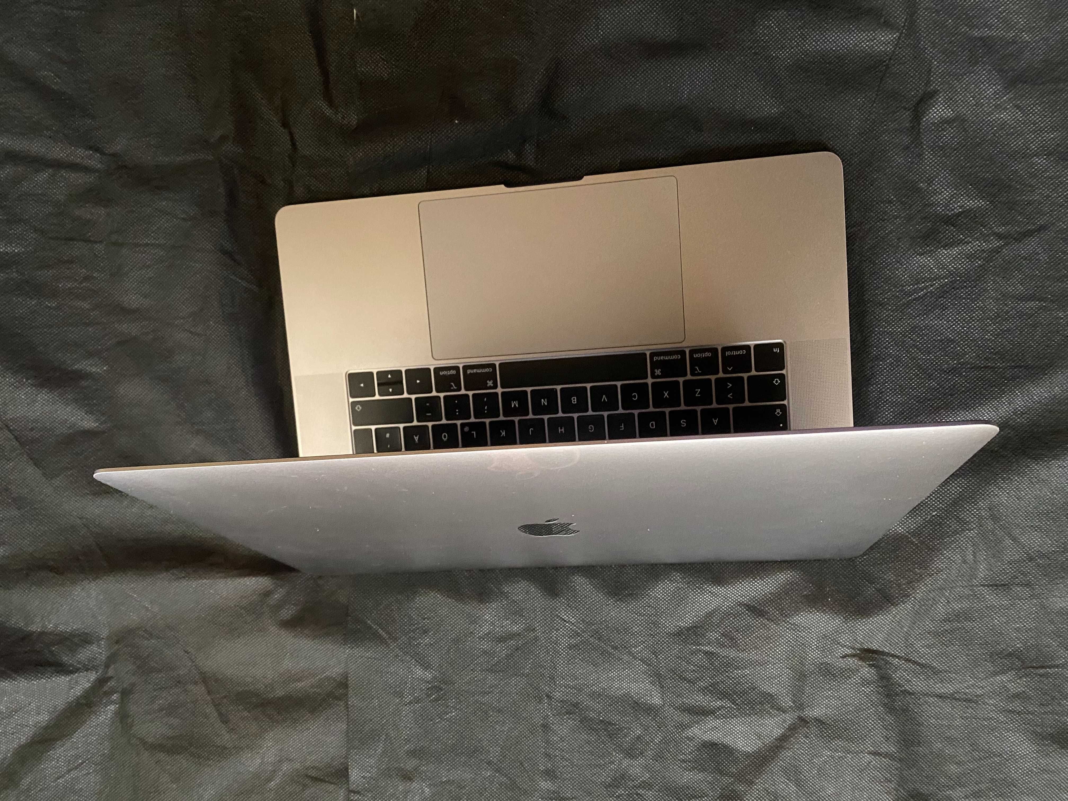 15" Core i7 MacBook Pro A1990 Touch/2019/ -НА ЧАСТИ