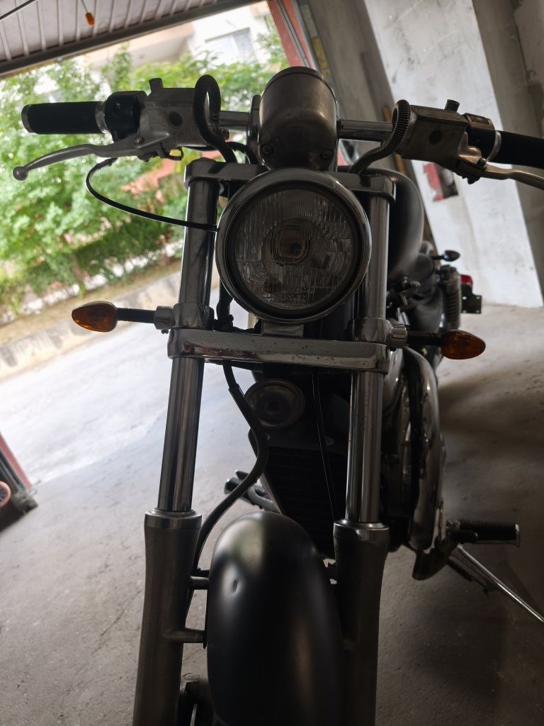 Suzuki Intuder 750 на части