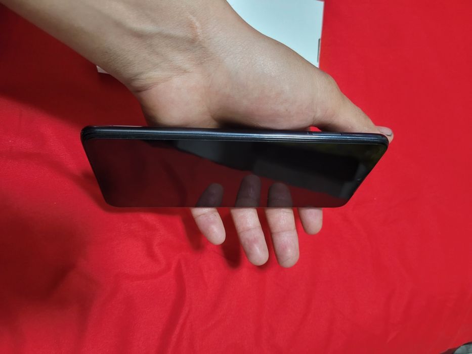 Sotiladi : Redmi Note 8 Pro
Xotira : 6 ga 64
Karobka dakumentli bir q