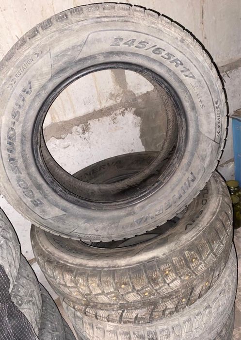 Продам шипованные шины в отличном состоянии