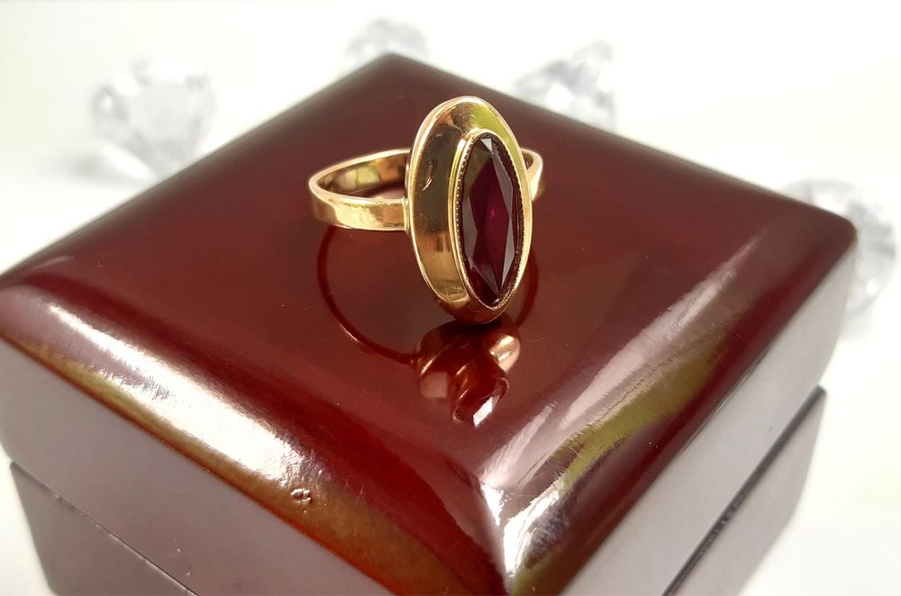 Златен пръстен 585 с рубин – 4.33 г