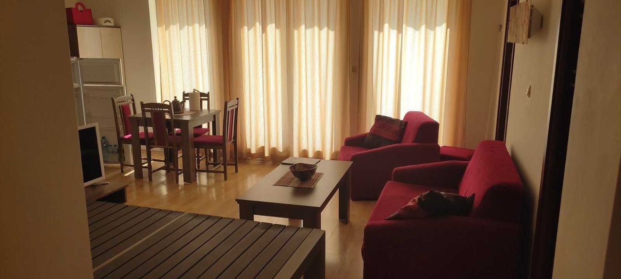 Продава се Тристаен апартамент в Свети Влас - 146 кв.м за 71 €/кв.м - Снимка #2