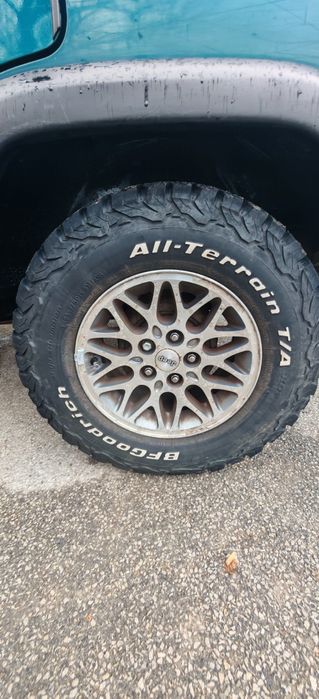 Продавам джанти 5х114 с гуми BF Goodrich 235/75/15
Цена: 900лв ЛС или