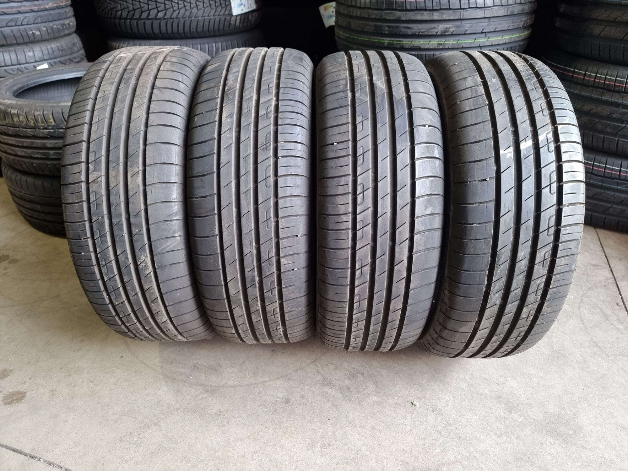 225/55/17 Goodyear 4бр