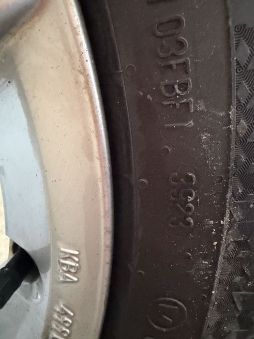 Set jante și cauciucuri iarnă noi 215/65 R17 Continental
