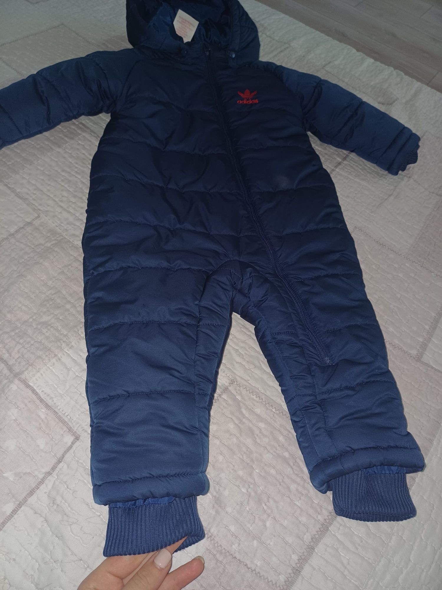 Космонавт ADIDAS