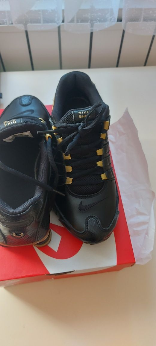 Nike SHOX маратонки