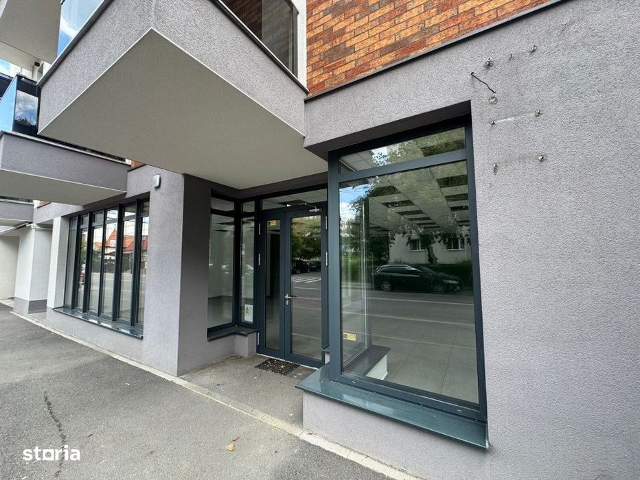 Spatiu comercial cu vitrina, 157 mp, parter, TVA inclus, zona Interser
