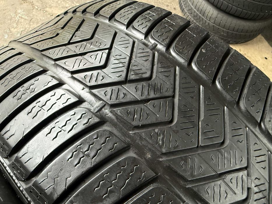 2x Anvelope Iarna 275/35 R21 - Pirelli Sotto Zero 3 Winter ELECT PNCS