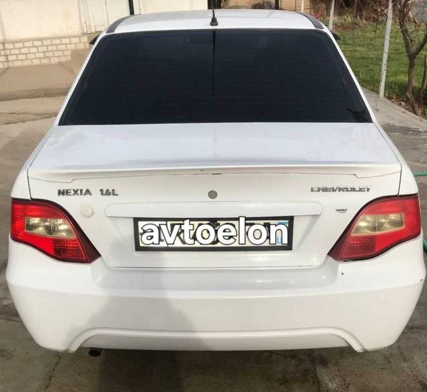 Нексия 2 1,6 сотилади.
