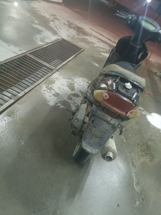Vând scuter 50cc se da și la schimb