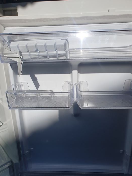 Vând Combină Frigorifică Samsung 311 litri!