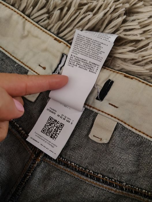 Vând blugi max mara
