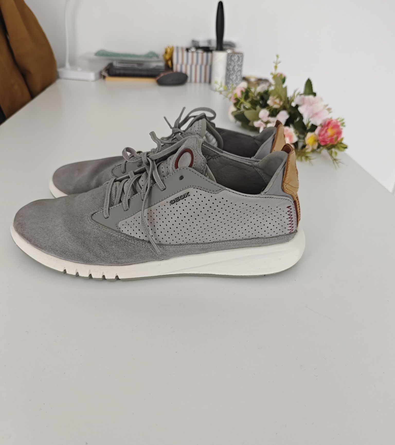 Vând sneakers Geox Aerantis