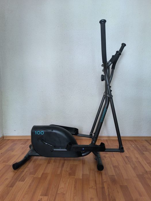 Vând bicicletă de apartament