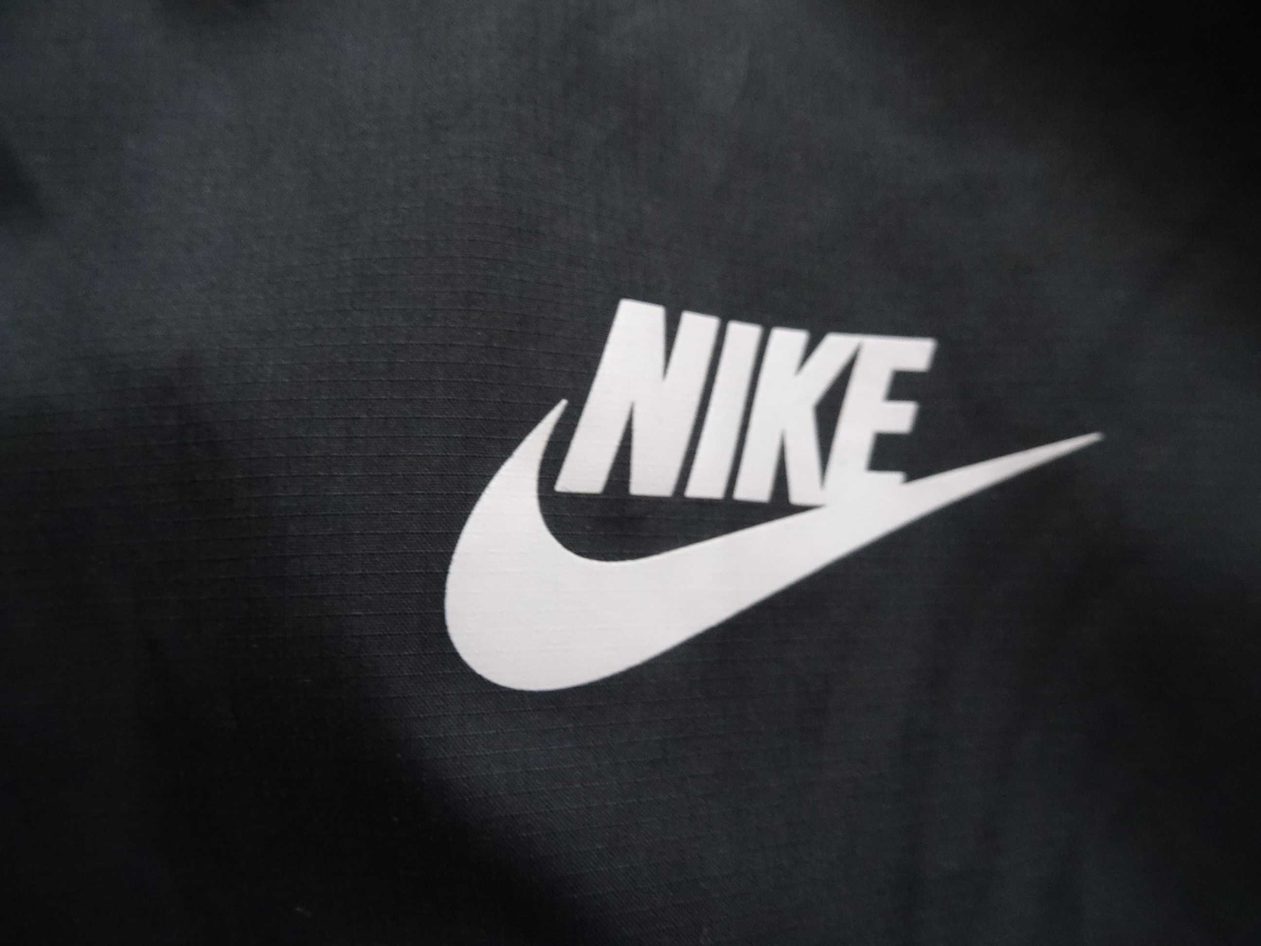 nike  XL мъжка ветровка