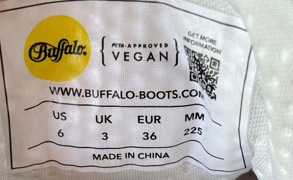 Бели маратонки Buffalo