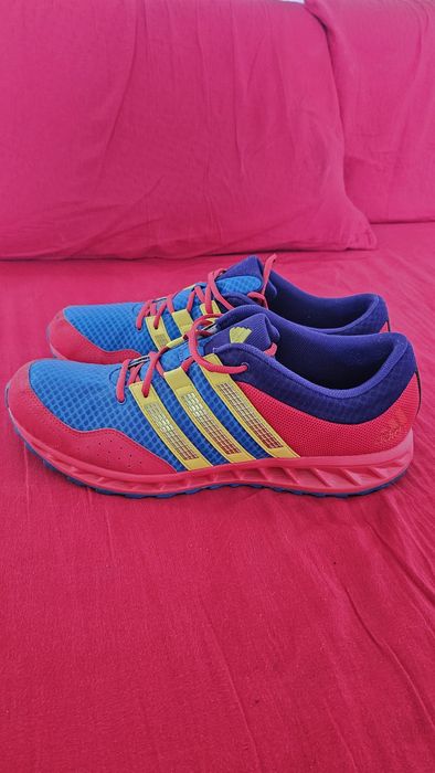 Adidas 49 1/3 cu interiorul de32 cm