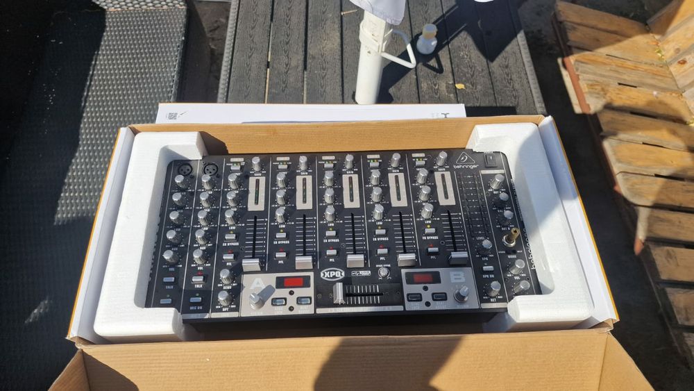 Mixer Profesional  Behringer VMX 1000 USB