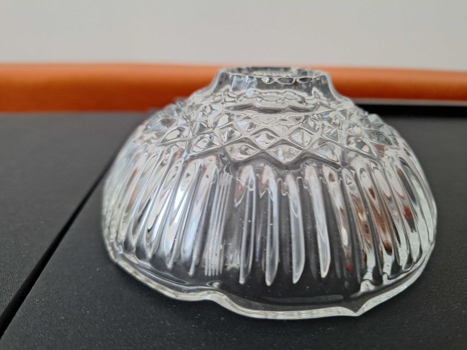 Scrumiera veche din cristal