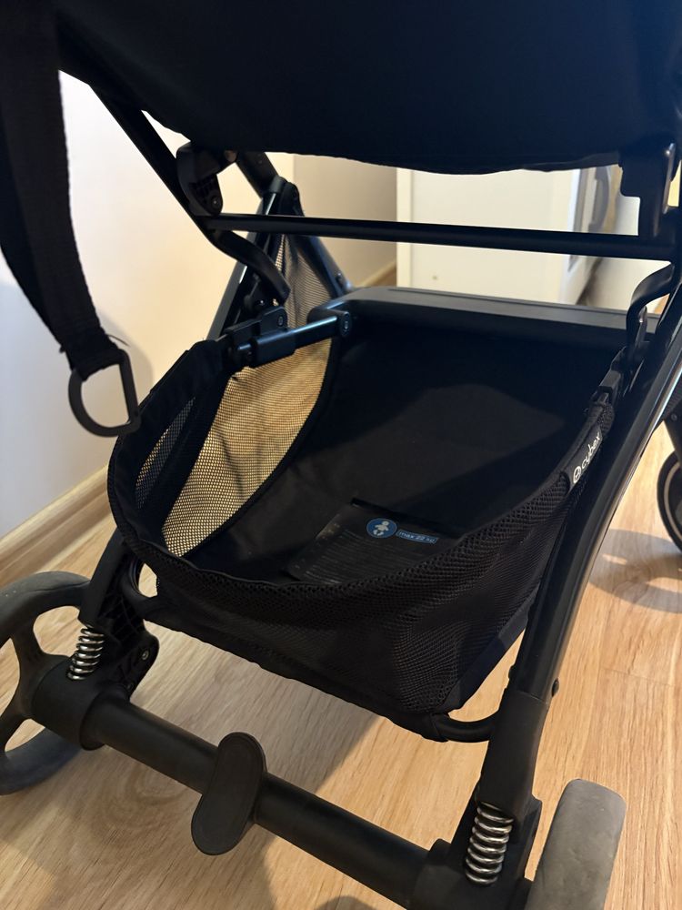 Лятна количка Cybex Beezy