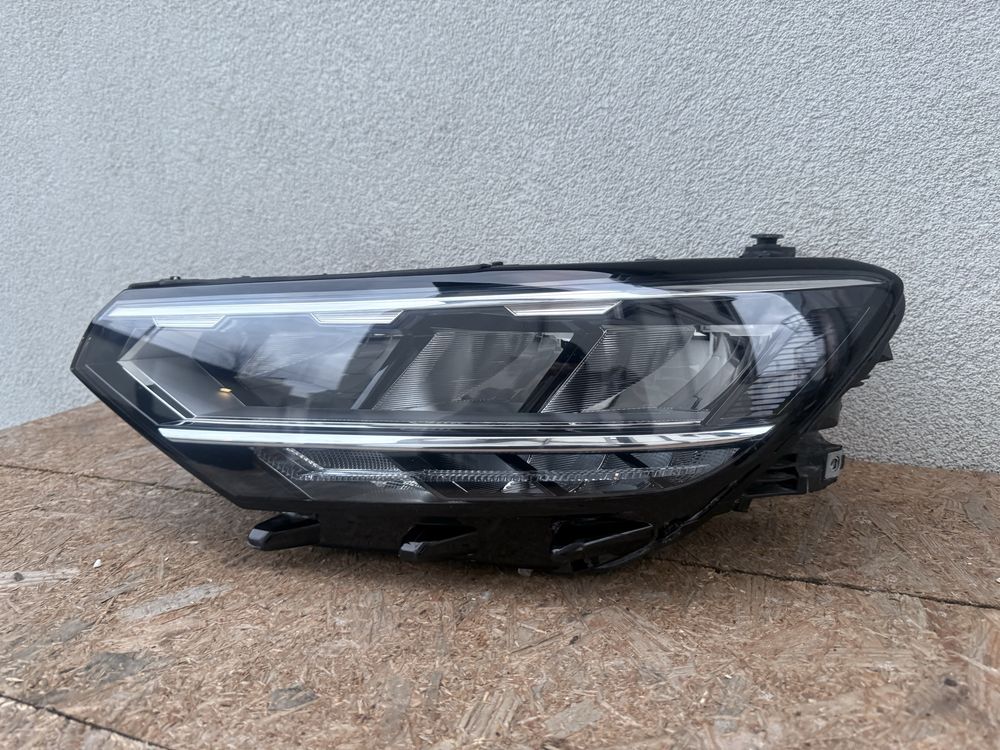 Far stanga VW Passat B8 Facelift Full LED Original Europa
